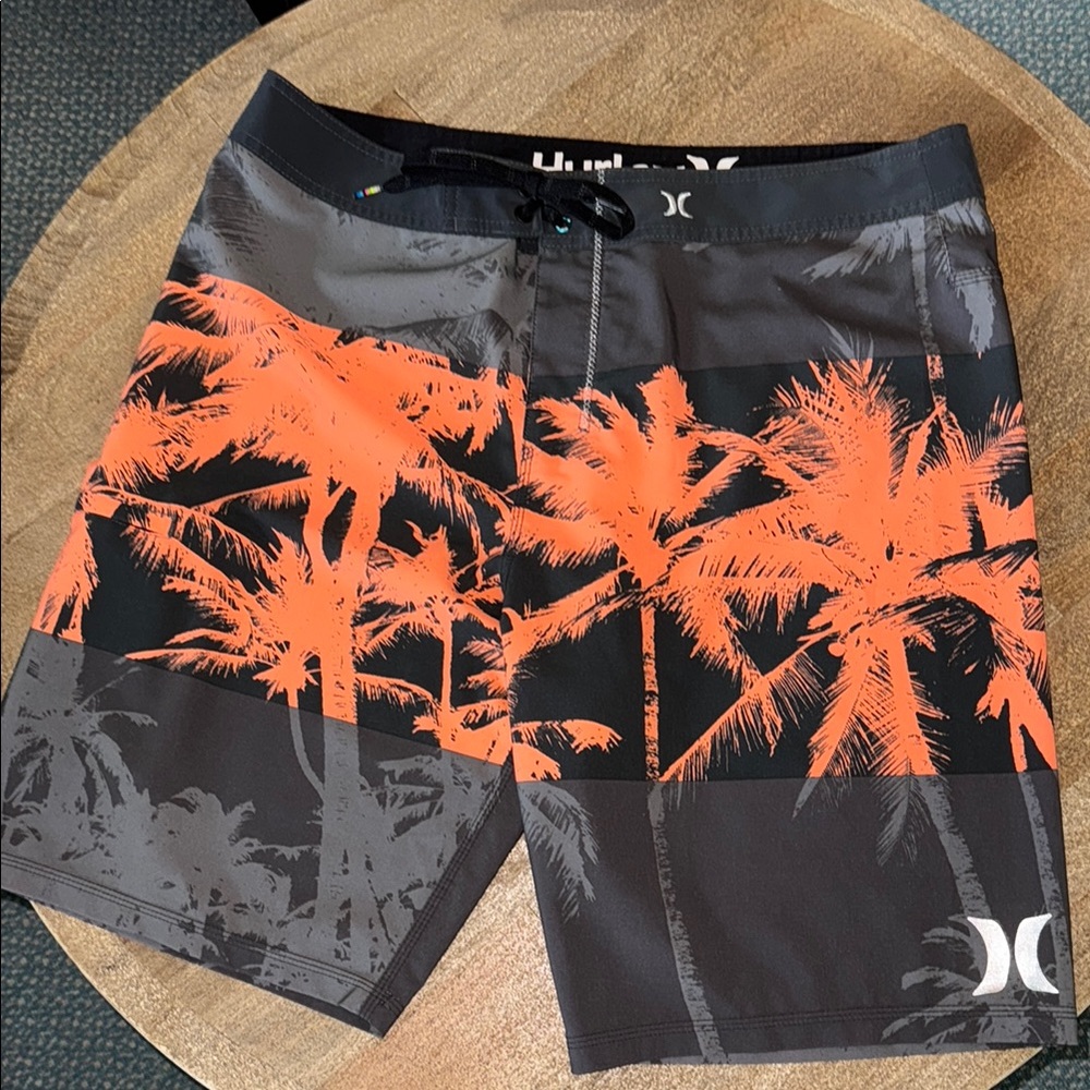 Hurley Phantom tropical print board shorts